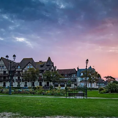 En Duplex Avec Piscine Chauffee, Ideal Pour 6 Personnes - Fr-1-788-61 Apartmán