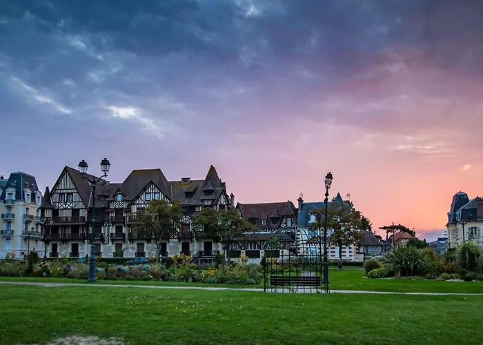 En Duplex Avec Piscine Chauffee, Ideal Pour 6 Personnes - Fr-1-788-61 Apartmán